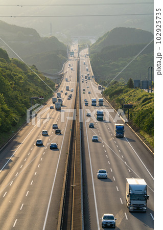《静岡県》新東名高速道路・日本の大動脈 《静岡県》新東名高速道路・日本の大動脈 102925735