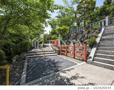 建勲神社(京都市北区)本殿への参道 建勲神社(京都市北区)本殿への参道 102926034