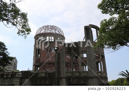 世界遺産の原爆ドーム 広島平和記念碑 世界遺産の原爆ドーム 広島平和記念碑 102926223