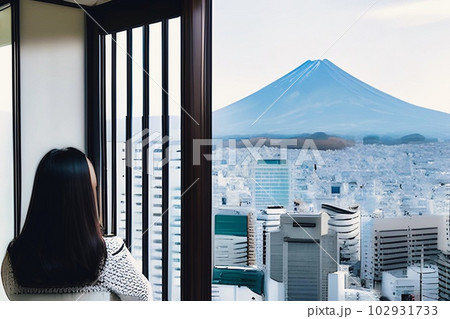 窓から外を眺める女性 窓から外を眺める女性 102931733