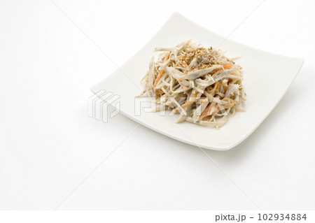 ゴボウと鶏ささ身のサラダ 102934884