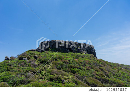 初夏に登った阿蘇山の天狗の舞台 初夏に登った阿蘇山の天狗の舞台 102935837