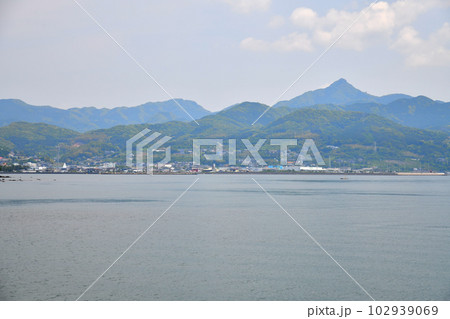川棚町/大村湾越しに虚空蔵山(虚空蔵岳)方面を望む(長崎県川棚町)【2023.5】 川棚町/大村湾越しに虚空蔵山(虚空蔵岳)方面を望む(長崎県川棚町)【2023.5】 102939069