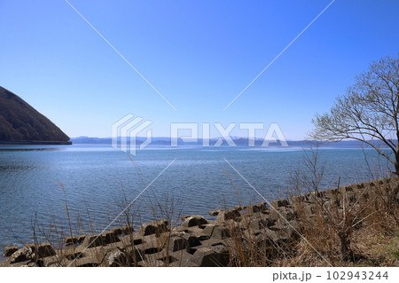 猪苗代湖の上戸浜/福島県猪苗代町 猪苗代湖の上戸浜/福島県猪苗代町 102943244