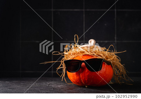 Funny Halloween pumpkin 102952990