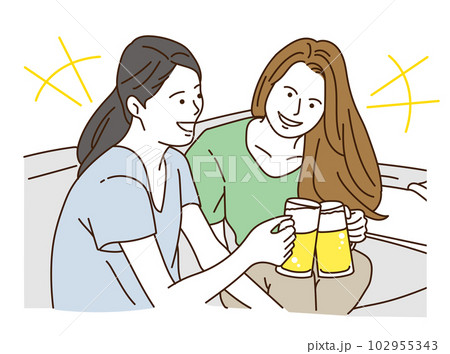 笑顔でビールを飲む若い女性たち 笑顔でビールを飲む若い女性たち 102955343