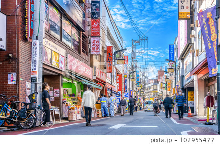 東京練馬の都市風景　石神井公園駅 102955477
