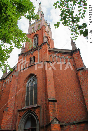 北欧バルト三国ラトビアの首都リガ　世界遺産リガ旧市街歴史地区にある英国教会の聖救世主教会 102955858