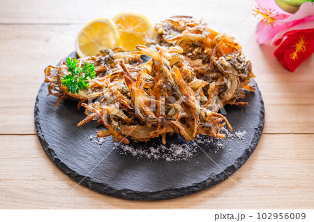 沖縄料理 もずくの天ぷら 沖縄料理 もずくの天ぷら 102956009