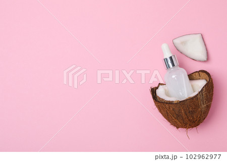Concept of body and skin care accessories - coconut cosmetic Concept of body and skin care accessories - coconut cosmetic 102962977