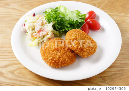 牛肉コロッケ 牛肉コロッケ 102974306