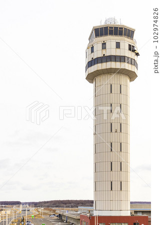 新千歳空港の管制塔（北海道千歳市） 102974826