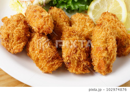 美味しい広島産カキフライ 102974876