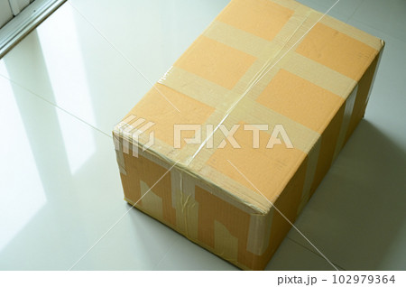 brown box packaging for shipping, paper textured brown box packaging for shipping, paper textured 102979364