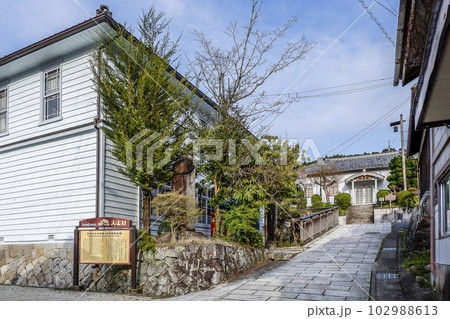 大正村役場と絵画館を見る風景 102988613