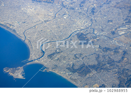 神奈川_上空から見た江ノ島・鎌倉の風景 神奈川_上空から見た江ノ島・鎌倉の風景 102988955
