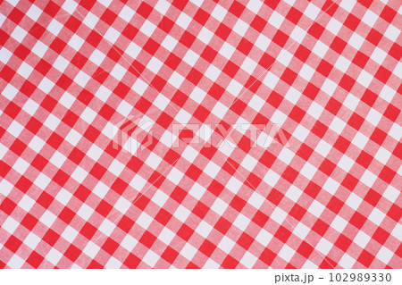 red white plaid tablecloth background 102989330