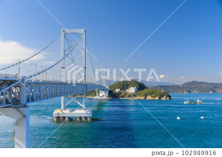 淡路島から見る大鳴門橋の絶景風景 102989916