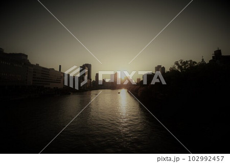 大阪中之島散歩　渡辺橋から天満橋へ 102992457