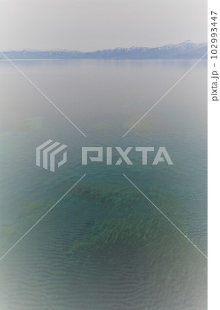 春の北海道 支笏湖 ミラーレイクのその景色 春の北海道 支笏湖 ミラーレイクのその景色 102993447