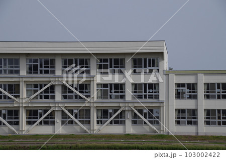 学校の校舎 103002422