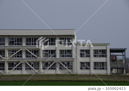 学校の校舎 103002423