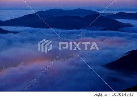 岩屋山の雲海 103014943