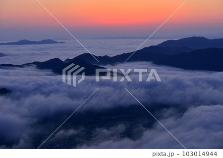 岩屋山の雲海 103014944