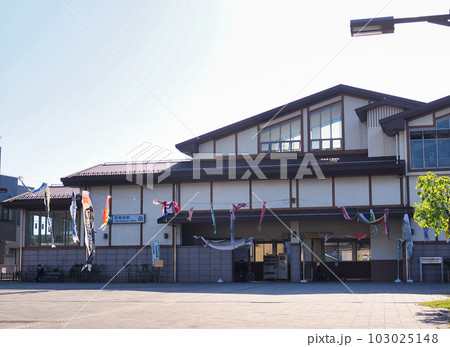 五月の西若松駅西若松駅・福島県会津若松市 103025148