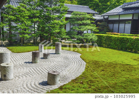 東福寺本坊庭園　八相の庭　東庭 103025995