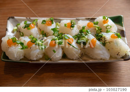 寒平目の炙り寿司〜紅葉おろしとネギポン酢〜 103027190