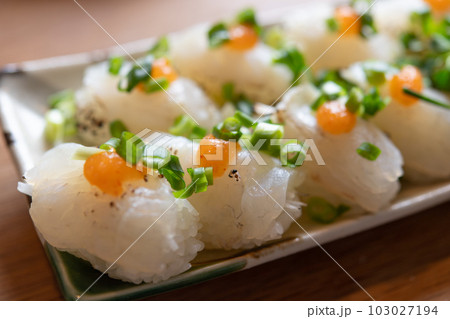 寒平目の炙り寿司〜紅葉おろしとネギポン酢〜 103027194