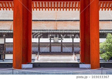 京都御所(2023年春)承明門より紫宸殿を望む 京都御所(2023年春)承明門より紫宸殿を望む 103033367