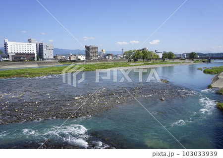 令和2年7月豪雨　球磨川水害後の球磨川　人吉市 103033939
