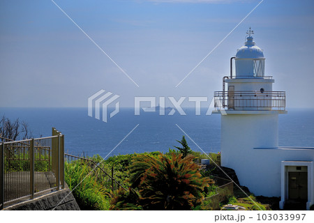 伊豆半島・南伊豆・石廊崎・暖かい恋愛の伝説が残る無人島、神子元島と石廊崎灯台・静岡県南伊豆町(4) 103033997