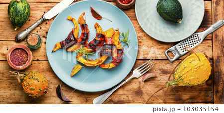 Roasted pumpkin with bacon 103035154