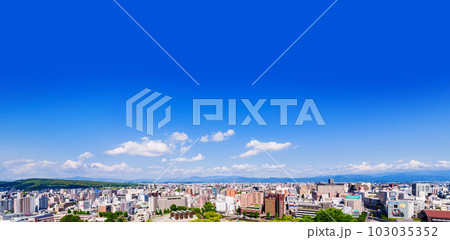 熊本 市街 の パノラマビュー 阿蘇山 を 遠景 に望む 【 九州 熊本市 の 都市風景 】 熊本 市街 の パノラマビュー 阿蘇山 を 遠景 に望む 【 九州 熊本市 の 都市風景 】 103035352