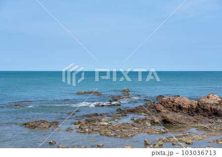 Horizontal line of the rocky beach, in Krabi, Thailand 103036713