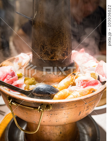 meat with pickled cabbage hot pot meat with pickled cabbage hot pot 103036822