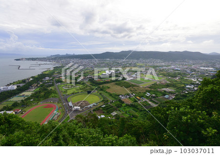 鹿児島県指宿市魚見岳とその周辺の風景 103037011