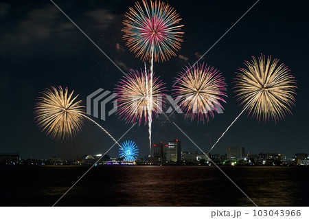 名港水上芸術花火 103043966
