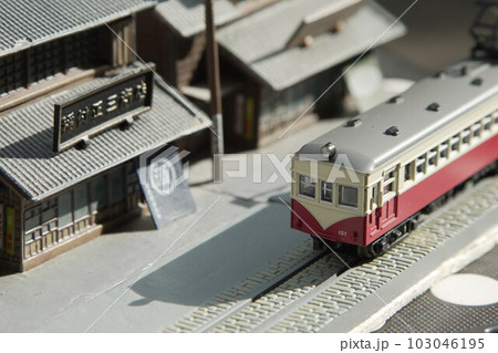 路面軌道の昭和風町並みのジオラマ 路面軌道の昭和風町並みのジオラマ 103046195