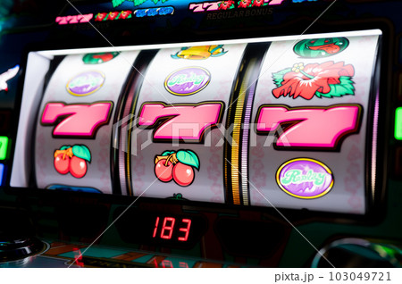 スロットマシン　遊戯機　ボーナススタート 103049721