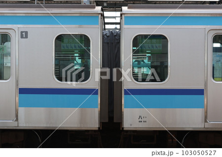 東西線直通用のJR東日本E231系800番台の写真素材 [103050527] - PIXTA