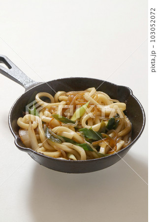 すき焼きうどん すき焼きうどん 103052072