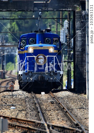 新緑の鬼怒路をプッシュプル列車が行く…DL大樹『PP運転』 103063131