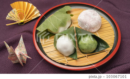 和菓子イメージ|柏餅・水大福・大福餅 和菓子イメージ|柏餅・水大福・大福餅 103067101