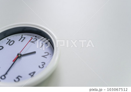 1時30分 13時30分 1時30分 13時30分 103067512