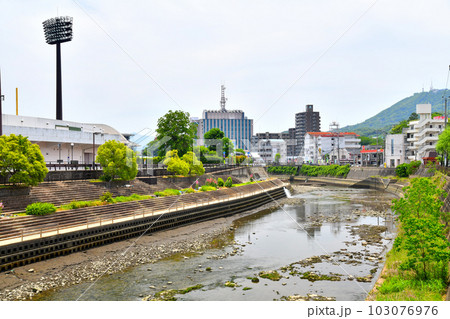 城栄橋／浦上川方面を望む(長崎県長崎市)【2023.5】 103076976