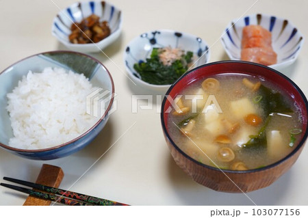 和食の朝ごはん 和食の朝ごはん 103077156